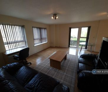 2 bedroom flat to rent - Photo 2