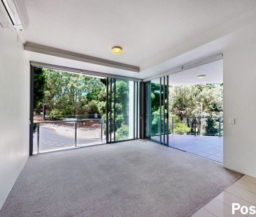 Live Where Life Happens: Exceptional Unit in Ideal Location. - Photo 1