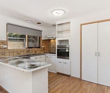 Spacious & Well-Located 3-Bedroom Home in Prime Cranbourne North Lo... - Photo 4