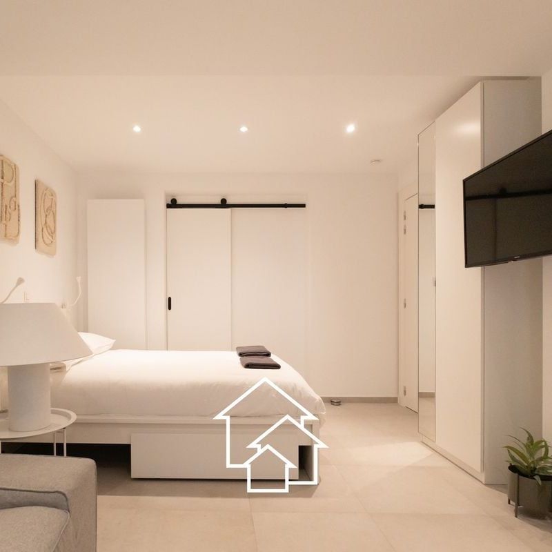 Appartement te huur in Elsene voor € 1.250 met 1 slaapkamer - Photo 1