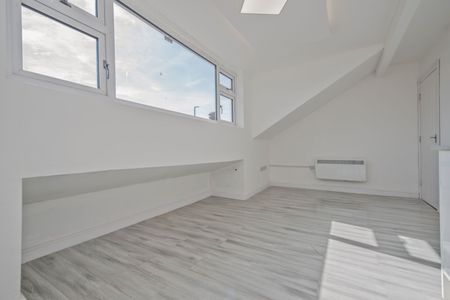 1 Bedroom - Photo 5