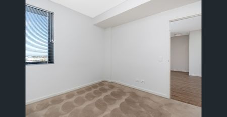 Top Floor Apartment - Photo 2