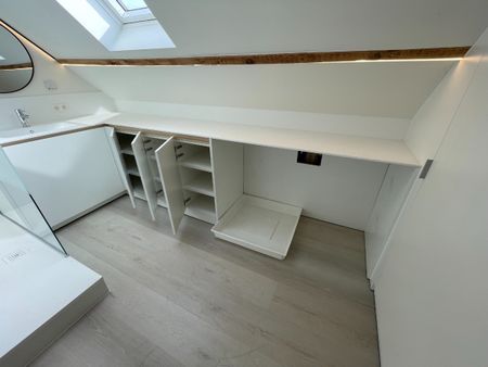 Exclusief één slaapkamer DAK-APPARTEMENT met ruim terras en openlucht autostandplaats - Photo 3