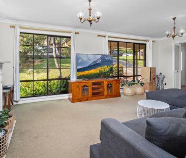 Spacious Family Home with Pool in Kiama Downs - Photo 3