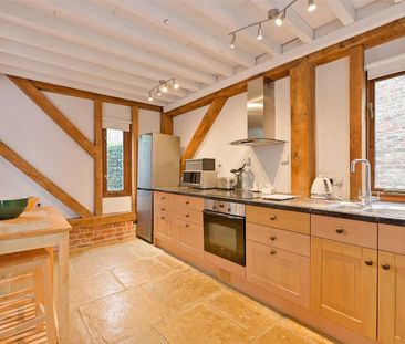 Short let: all bills included. Superb converted barn with an idylli... - Photo 6