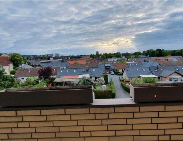 3-Zimmer-Wohnung zentral gelegen mit Ausblick - Photo 1