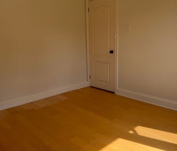 For Lease - 55 Craigmore Crescent, Toronto, Ontario - Photo 5