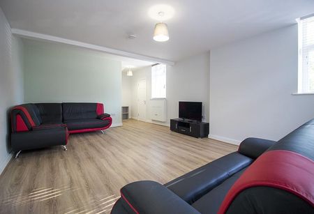 8 bedroom townhouse to rent - Photo 2