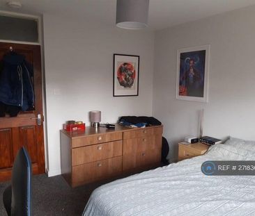 1 bedroom in a flat share to rent - Photo 4