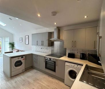 1 bedroom in a house share to rent - Photo 6