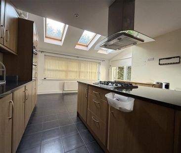 4 bedroom terraced house to rent - Photo 3