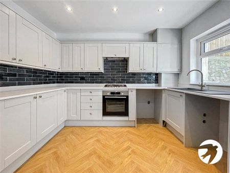 4 bedroom terraced house to rent - Photo 3