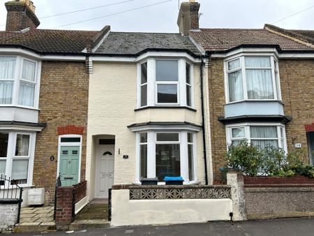 3 bedroom terraced house to rent - Photo 5