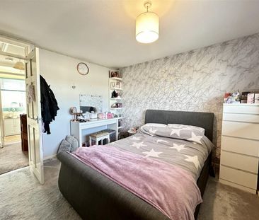 3 Bedroom House - Mid Terrace To Let - Photo 1