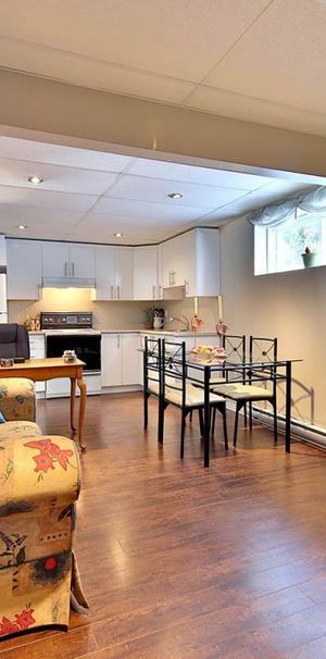 Grand 3 1/2 Tout Inclus: Élect + Inter Ill + Lav/sec + cuis/frigo près du REM - Photo 1