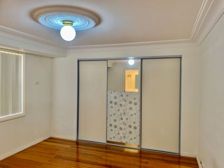 Nice, Spacious & Comfort Home - Photo 5