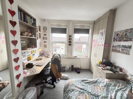 34 Walmsley Road, Leeds, LS6 1NG - Photo 3