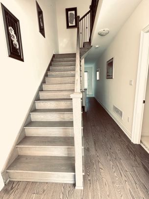 For Lease - 32 hercules club Drive, Richmond Hill, Ontario - Photo 1