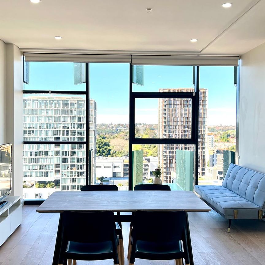 Luxurious Furnished 2-Bedroom Apartment with Stunning Views - Photo 1