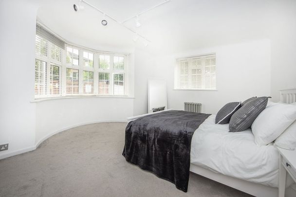 3 bedroom flat to rent - Photo 1