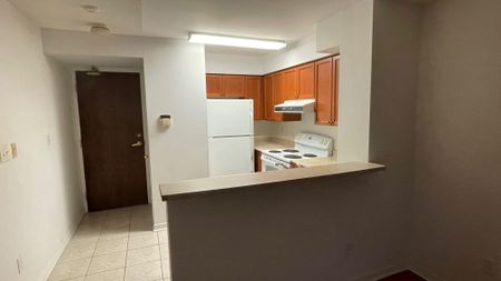 For Lease - 39 Oneida Crescent Unit# 710, Richmond Hill, Ontario - Photo 3