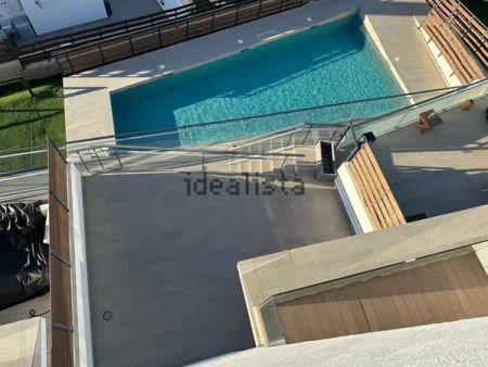 Alquiler de chalet adosado en Calle Béjar s/n - Photo 3