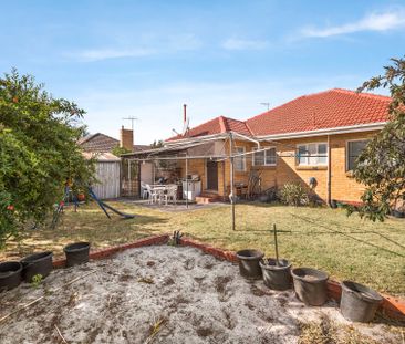 Lush, Lifestyle Living! - Photo 1