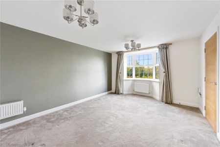 4 bedroom detached house to rent - Photo 2