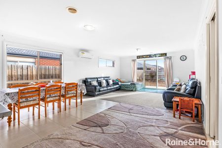 7 Studley Street, Weir Views, VIC 3338 - Photo 4