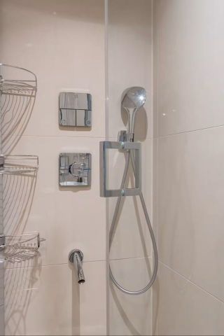 Studio Flat, Blackshaw Road, SW17 - Photo 5