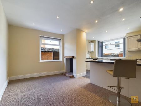 2 bedroom semi-detached house to rent - Photo 2