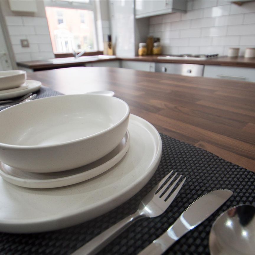 Royal Park Mount, Hyde Park, LS6 1HL, Leeds - Photo 1