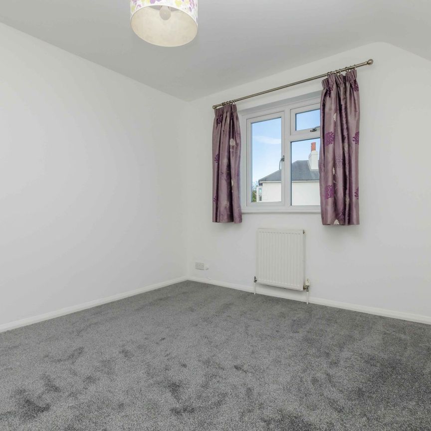 Queens Road, Crowborough, TN6 - Photo 1