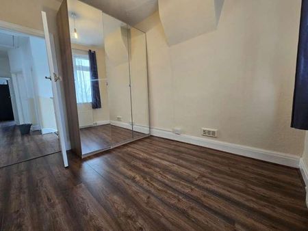 Leeside Crescent, NW11 - Photo 4