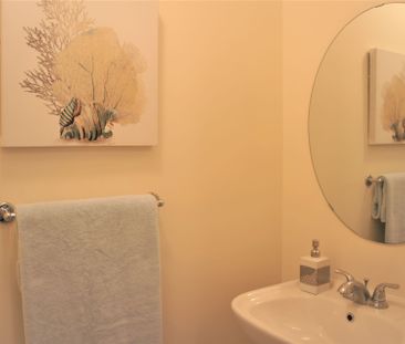 For Lease - 5289 Major Mackenzie Drive, Markham, Ontario - Photo 2