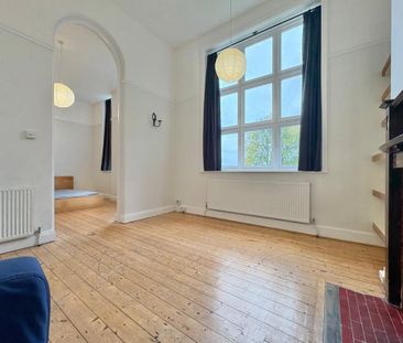 1 bedroom flat to rent - Photo 2