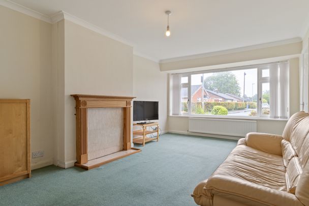 Howard Avenue, Lymm - Photo 1