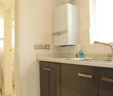 2 bedroom maisonette to rent - Photo 2