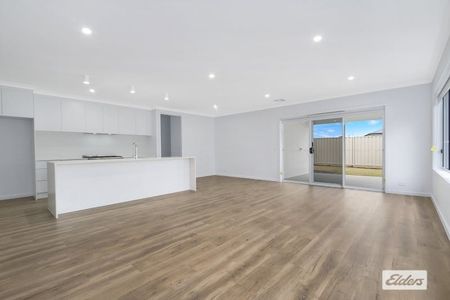 Stylish 4-Bedroom Family Home – Comfort, Space & Convenience - Photo 5
