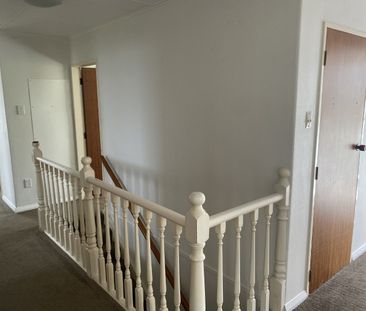 3 Bedroom home in Belmont - Photo 2