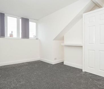 4 bedroom terraced house to rent - Photo 4