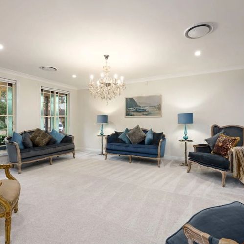 GRAND FAMILY HOME!! - Photo 1