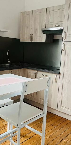 À louer : Appartement meublé 2 pièces au coeur de Saint-Quentin - Photo 2