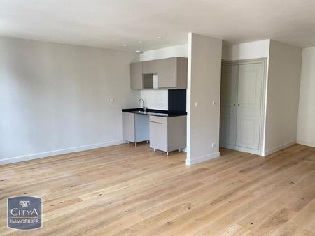 Location Appartement 3 pièces 81m² AULNOY LEZ VALENCIENNES 59300 - Photo 2