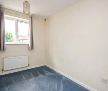 2 bedroom end of terrace house to rent - Photo 2