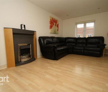 1 bedroom coach house to rent - Photo 2