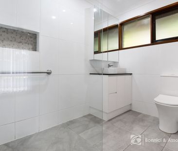 SPACIOUS FAMILY HOME - Photo 6