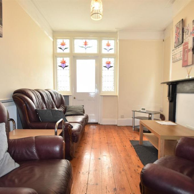 4 bedroom terraced house to rent - Photo 1