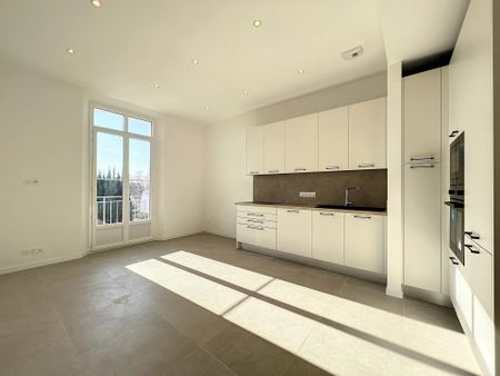 Bel appartement 3P rénové à 5 min à pied de La Croisette à louer vide à l'année - Photo 4
