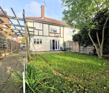 3 bedroom semi-detached house to rent - Photo 3